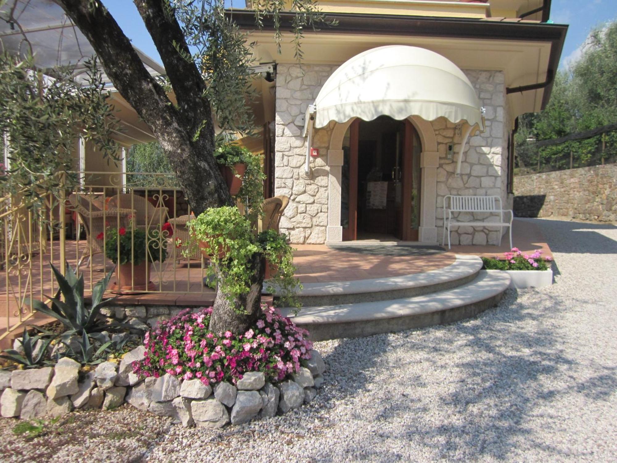 Residence Casa Maria Assenza di Brenzone Ngoại thất bức ảnh